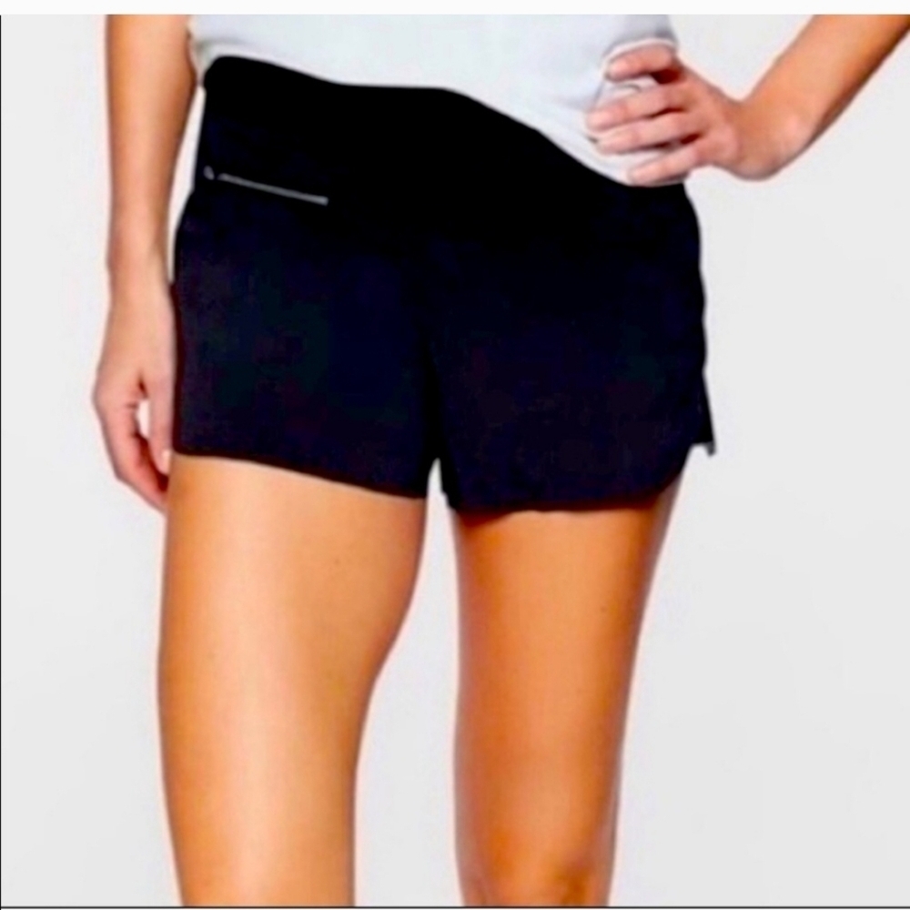 Athleta mod Trekkie black shorts front zipper
